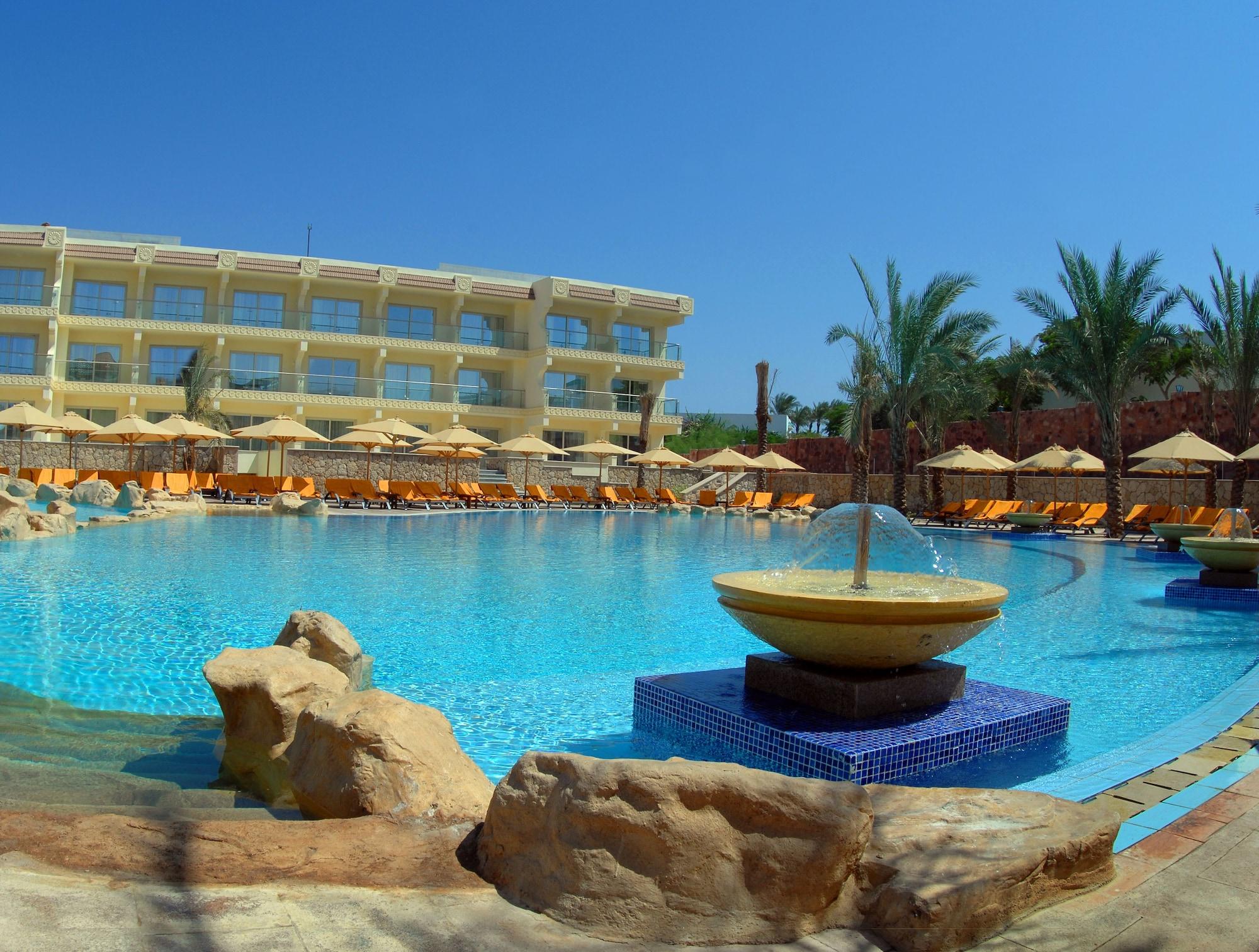 Xperience Sea Breeze Resort (Adults Only) Шарм-еш-Шейх Екстер'єр фото The pool at the Royal Beach Hotel