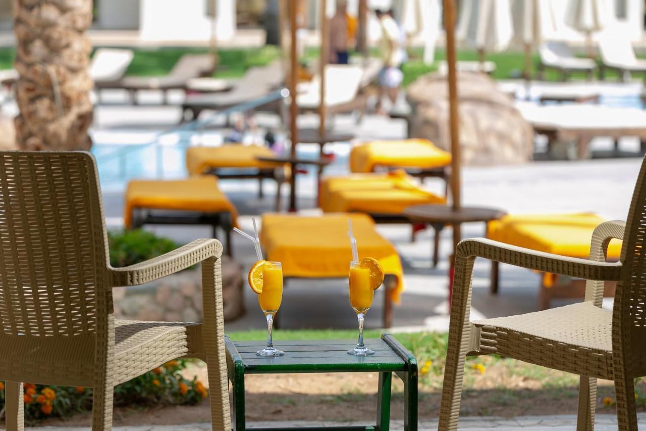 Xperience Sea Breeze Resort (Adults Only) Шарм-еш-Шейх Екстер'єр фото The pool at the hotel